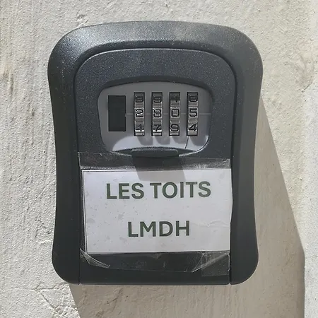Les Toits Wifi Gratuit Vue Cœur De Historique Et Halles *